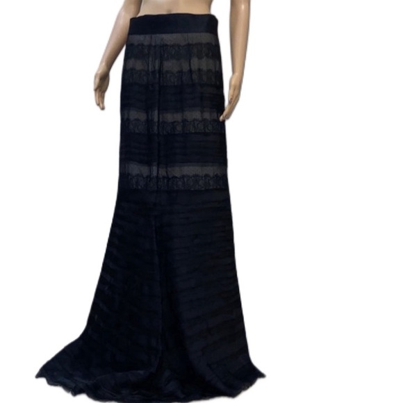 AUTHENTIC CAROLINA HERRERA Dress/Skirt size 8 Silk Ruffled - Picture 4 of 15